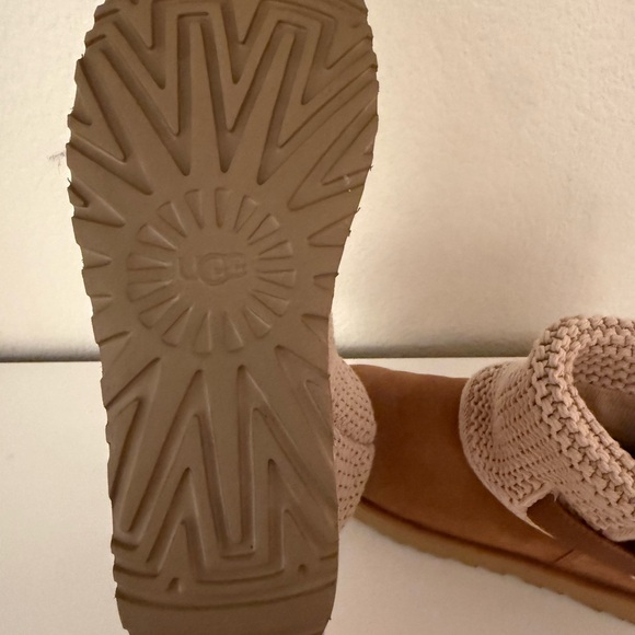 Ugg Brown Knit Adjustable Boots - Picture 6 of 7